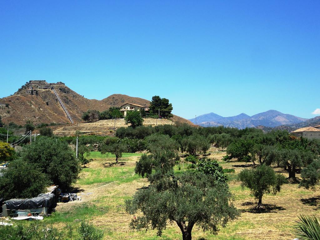 Bed and Breakfast Ciuscia Calatabiano Exterior foto